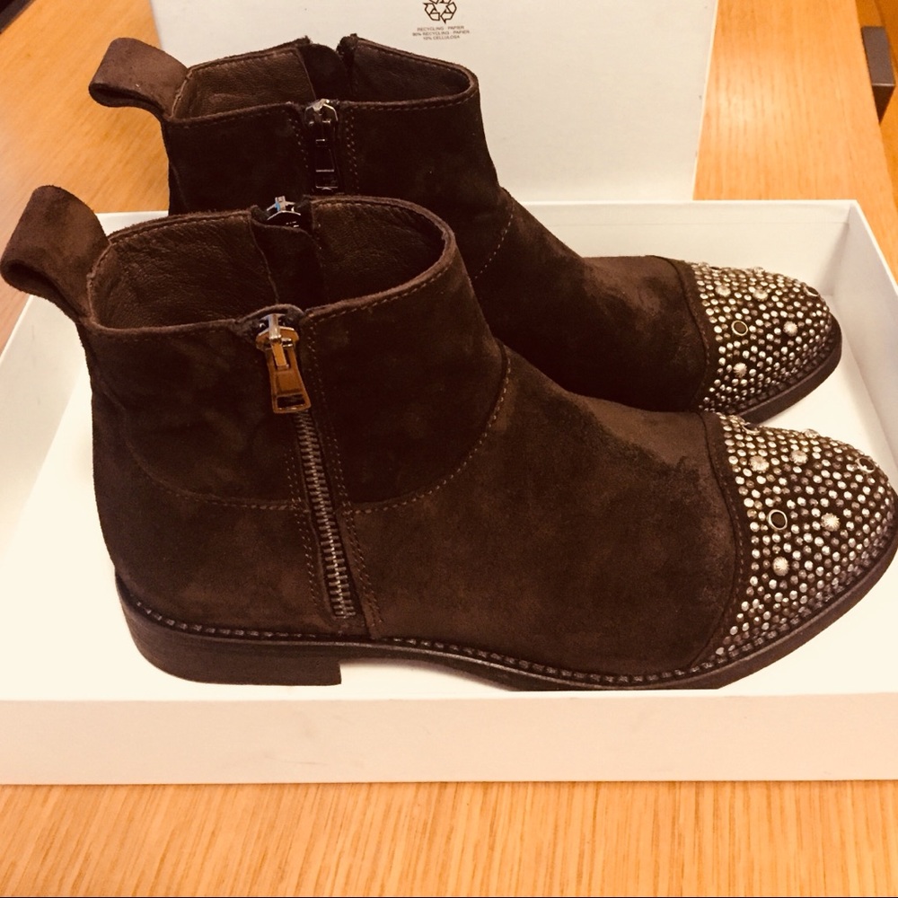 The shoe box: Brand New dark brown suede boots - Picture 10 of 14